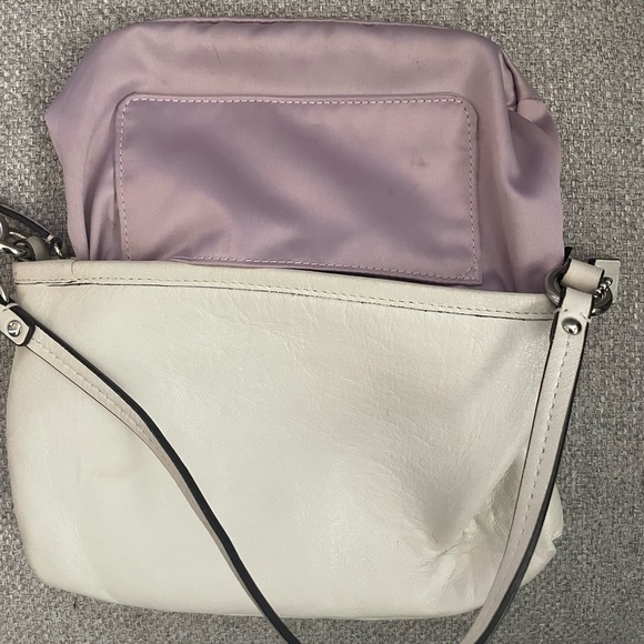 COACH- White Bag Smooth
Finish Classic Design - Picture 3 of 6